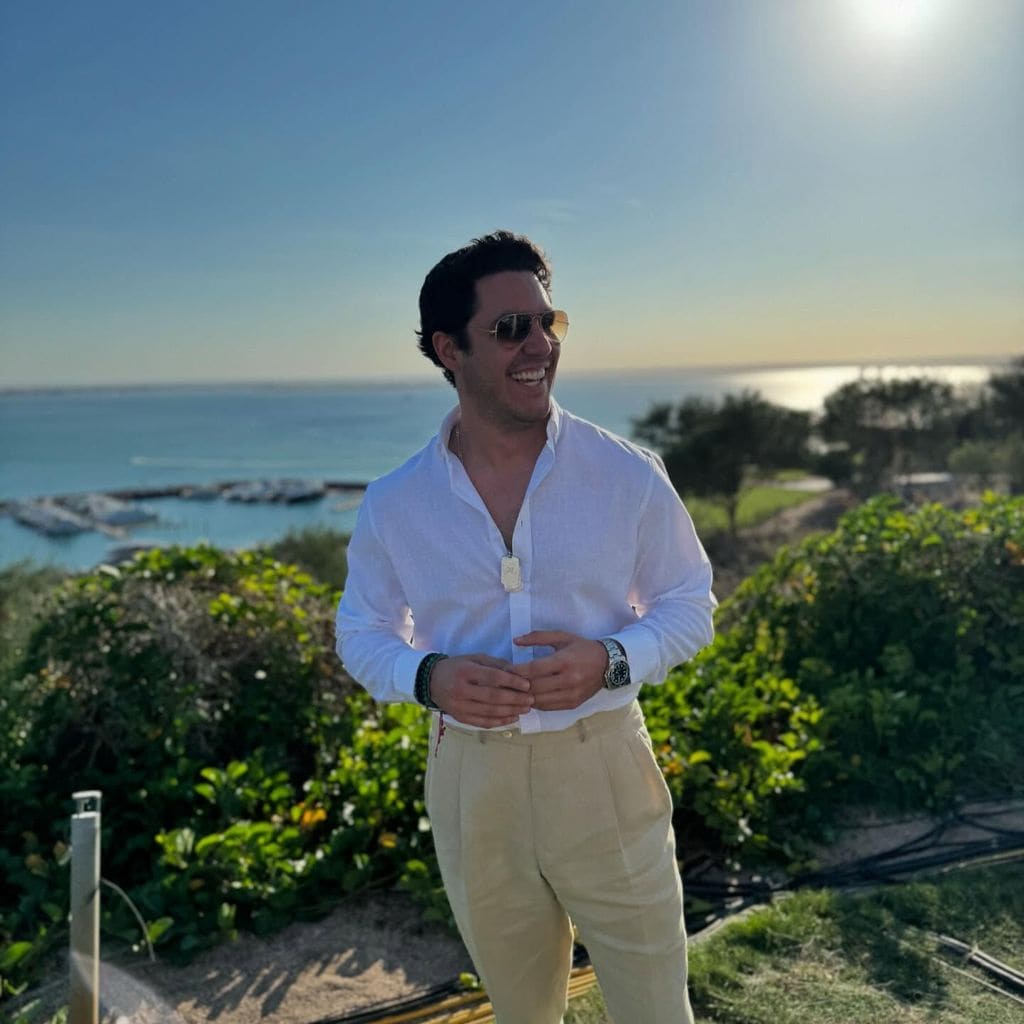 Lalo Capetillo poco a poco ha comenzado a hacerse de su propio camino en la industria musical