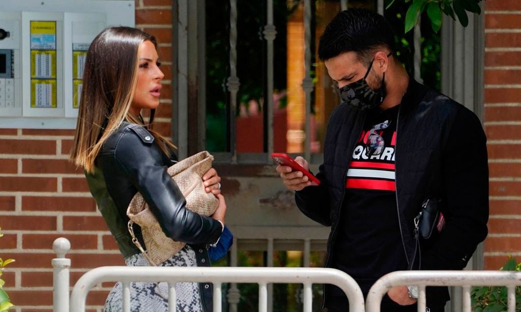 Hola 4010 Jesús Castro con su novia