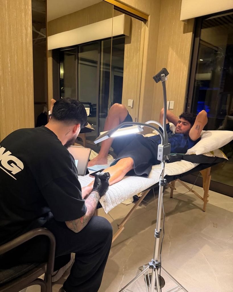 Mientras se realiza un tatto