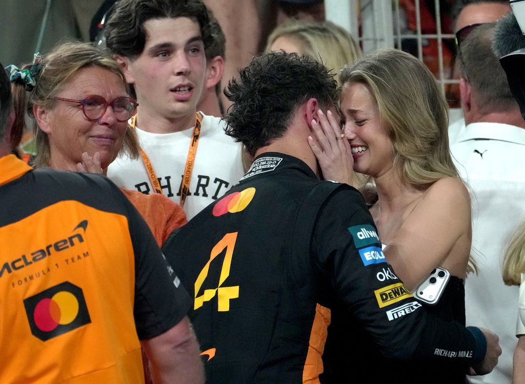 La pareja, pura emoción al encontrarse