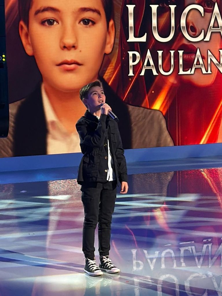 Lucas Paulano cantó 'Todo sigue igual'