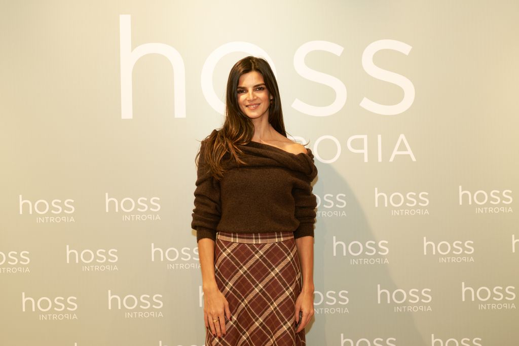 La actriz Clara Lago como anfitriona, quien representa a la perfección la autenticidad y personalidad, valores principales de Hoss Intropia