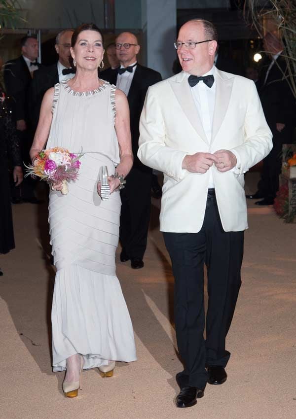 El príncipe Alberto ejerció de anfitrión junto a su hermana, la princesa Carolina, y con una destacada ausencia, la de la princesa Charlene que, como el año anterior, no ha acudido a esta cita
