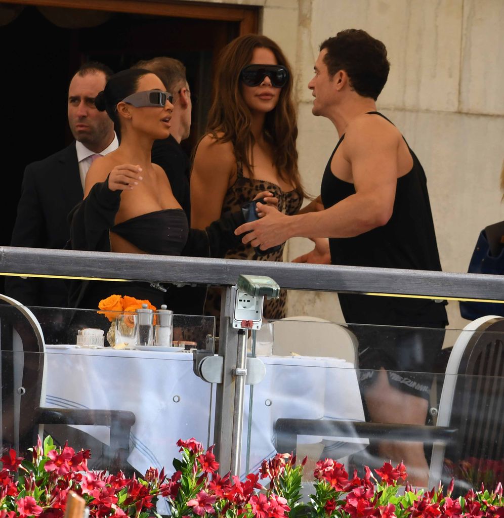 Kris Jenner, Kim Kardashian y Khloé Kardashian, así como Orlando Bloom ya se encuentran en Venecia para la boda de Jeff Bezos Lauren Sanchez.