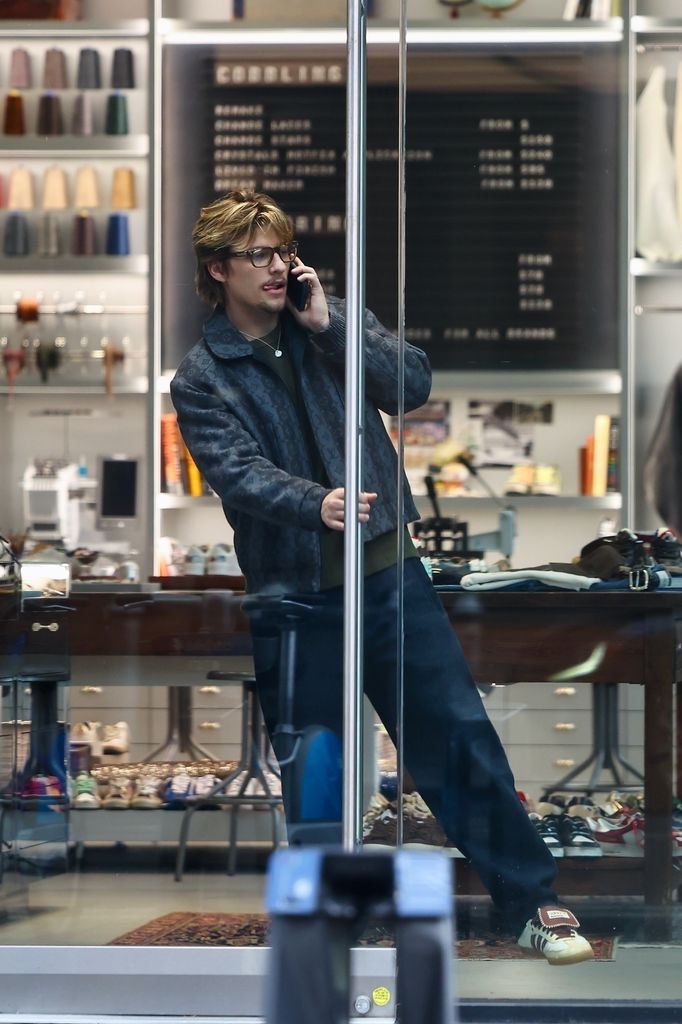 Jake Bongiovi compró café para hacer frente a las bajas temperaturas.