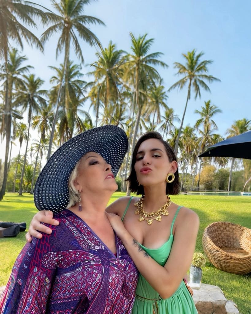 Sylvia Pasquel y su nieta, Camila Valero