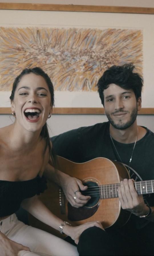 Tini Stoessel y Sebastián Yatra