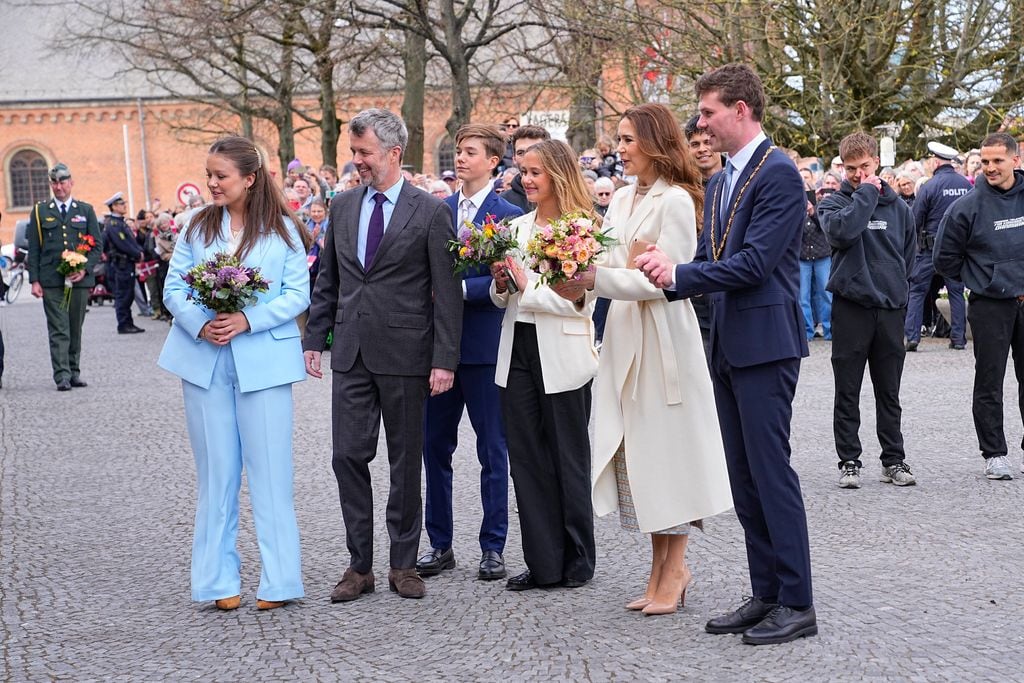 Isabella de Dinamarca, FEderico de Dinamarca, Mary de Dinamarca, Vincent de dinamarca y Josephine de Dinamarca en el 18 cumpleaños de Isabella