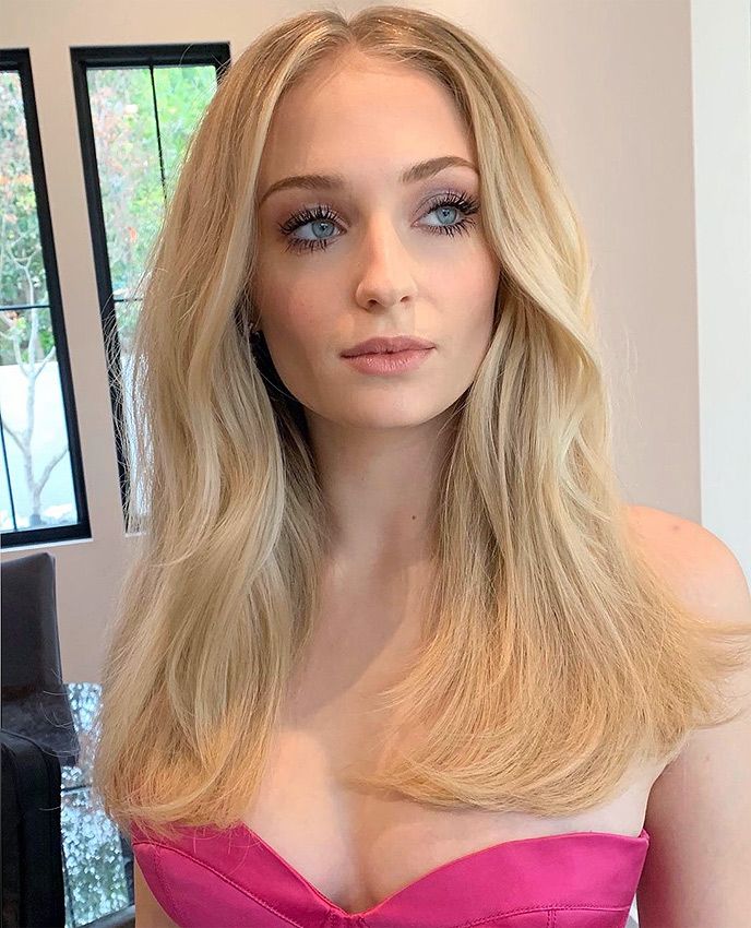 Sophie Turner: el truco de su maquillador para su 'look Barbie' 