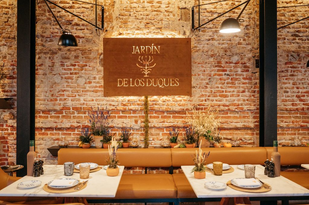 Mesa del restaurante de Palacio de los Duques