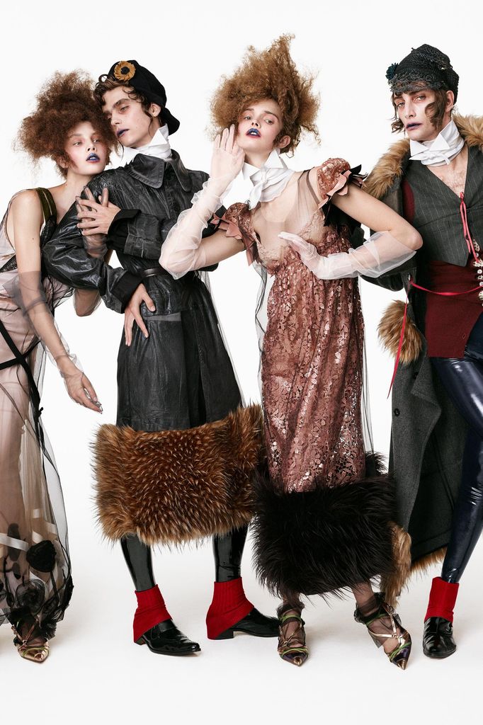 Lo dice la primera colección de John Galliano para Zara: las chaquetas napoleón son la gran tendencia del otoño