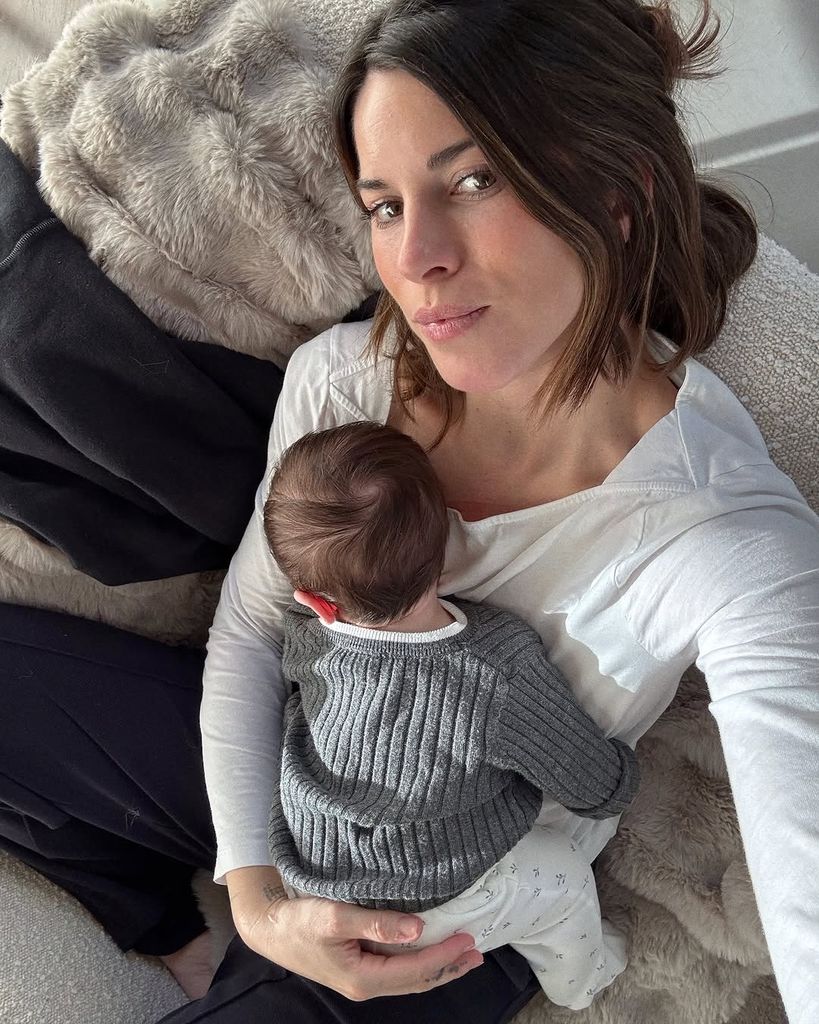 La influencer con su hija 