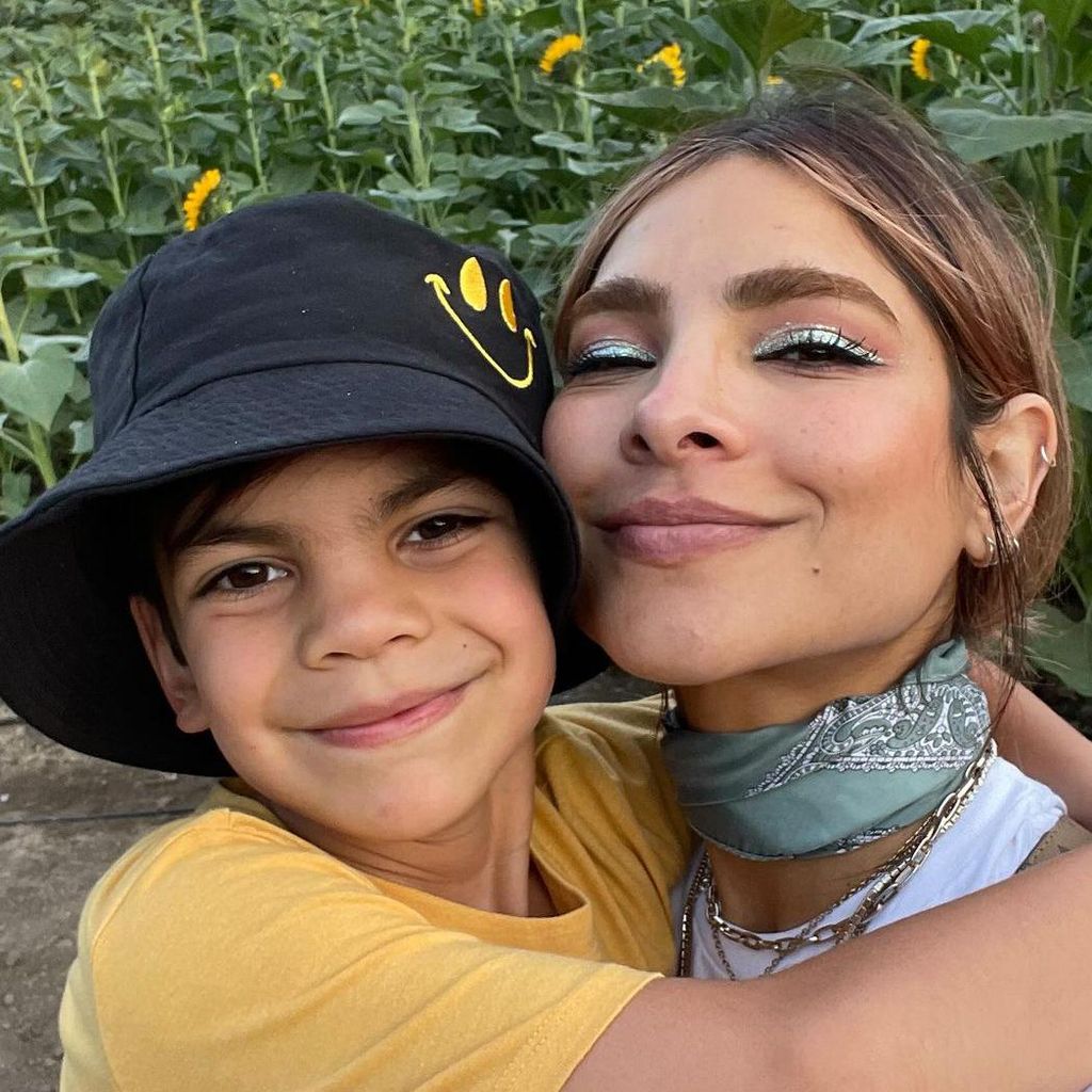 Alejandra Espinoza y su hijo Matteo