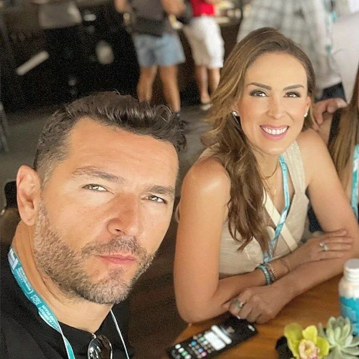 Jacky Bracamontes y Martín Fuentes 