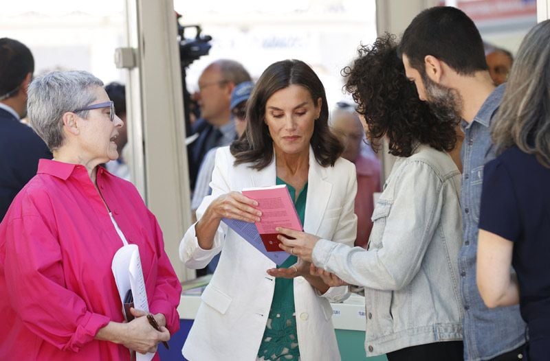 Reina Letizia en la Feria del Libro