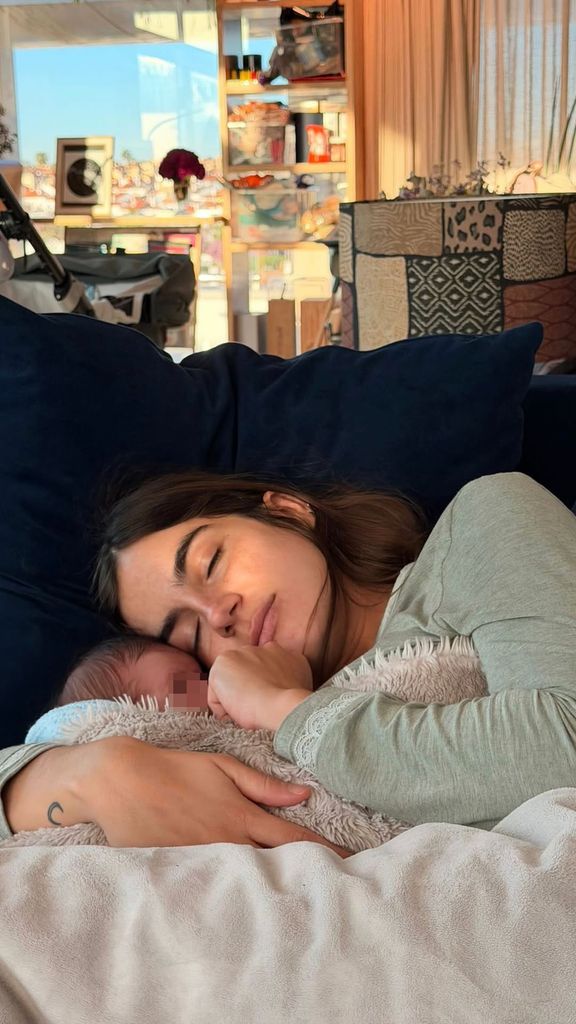 Blanca Llandres con su bebé Marquitos