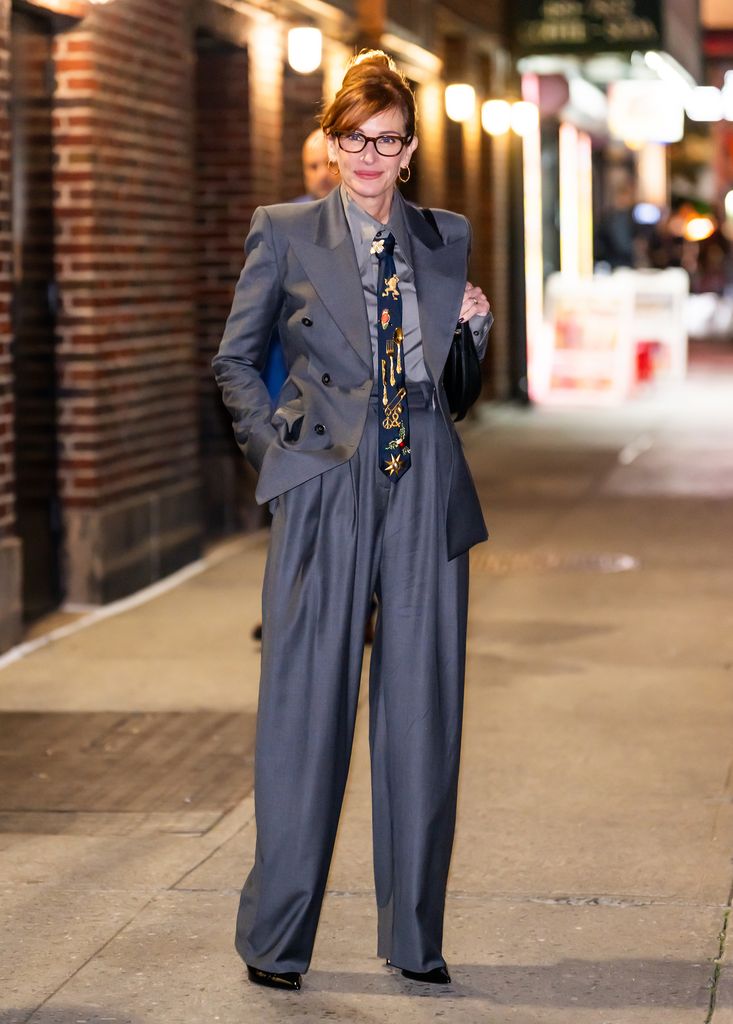 Julia Roberts a la salida de "The Late Show With Stephen Colbert", NY, 2025. 