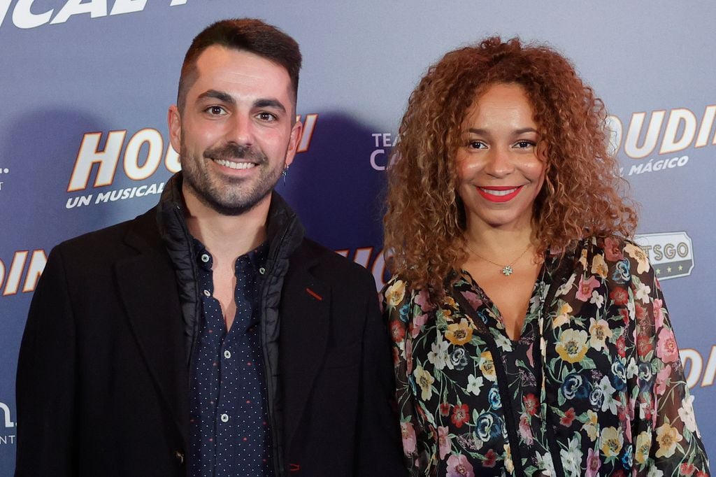 Montse Pla con su marido en el estreno de Houdini en Madrid, 15  de octubre de 2025