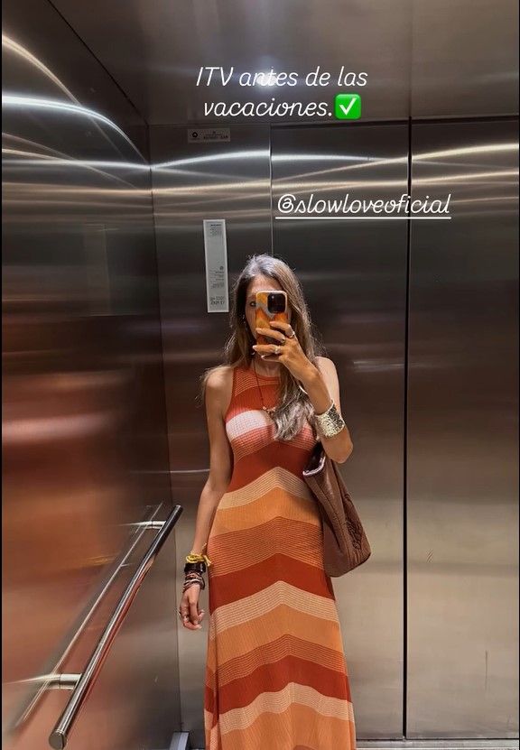 La periodista se hace un selfie en el ascensor tras comentar que acaba de someterse a un chequeo médico