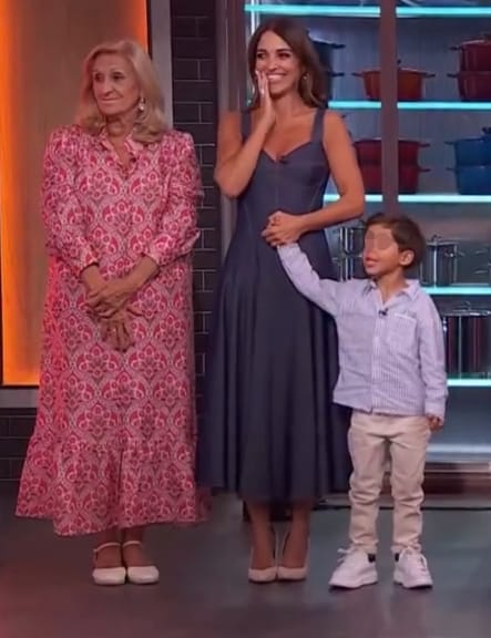 Paula Echevarría con su hijo Miki y su suegra, Maite Gómez, en la final de 'MasterChef Celebrity'