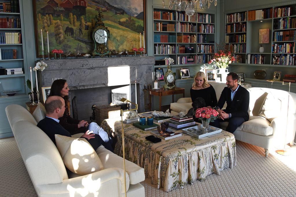 Los cuatro príncipes en el Palacio de Skaugum, residencia de Haakon y Mette-Marit de Noruega