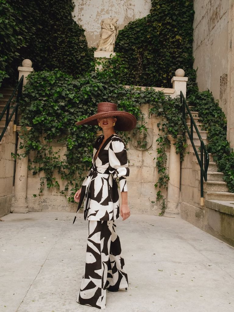 Look de invitada de Deluem
