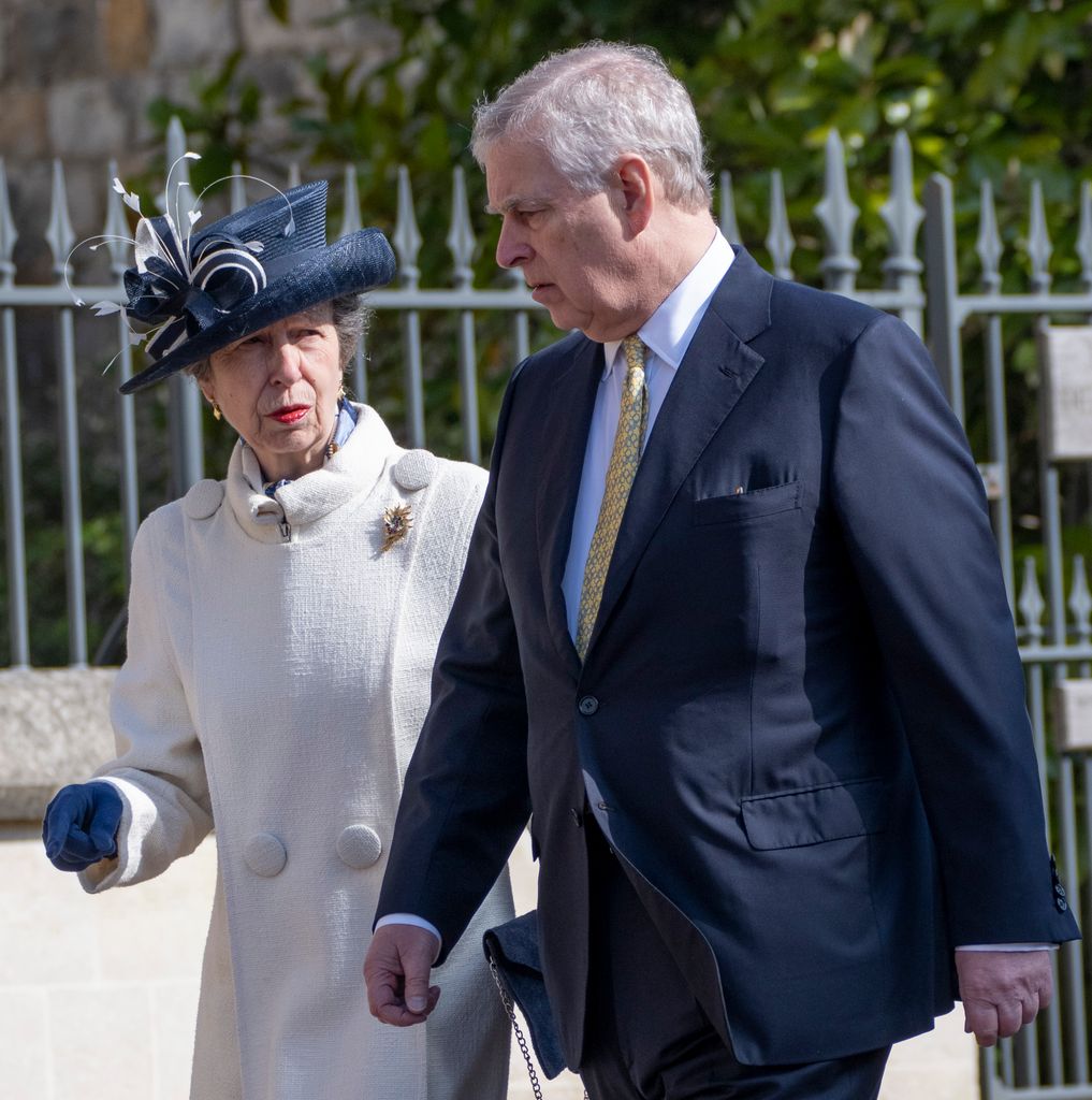 La princesa Ana y el príncipe Andrés en el Easter Mattins Service en la capilla de St George, en el Castillo de Windsor, el 9 de abril de 2023