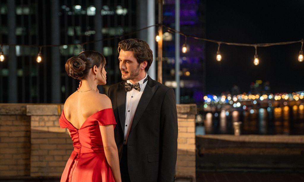 Ana y Alberto vivirán una apasionada historia de amor llena de obstáculos