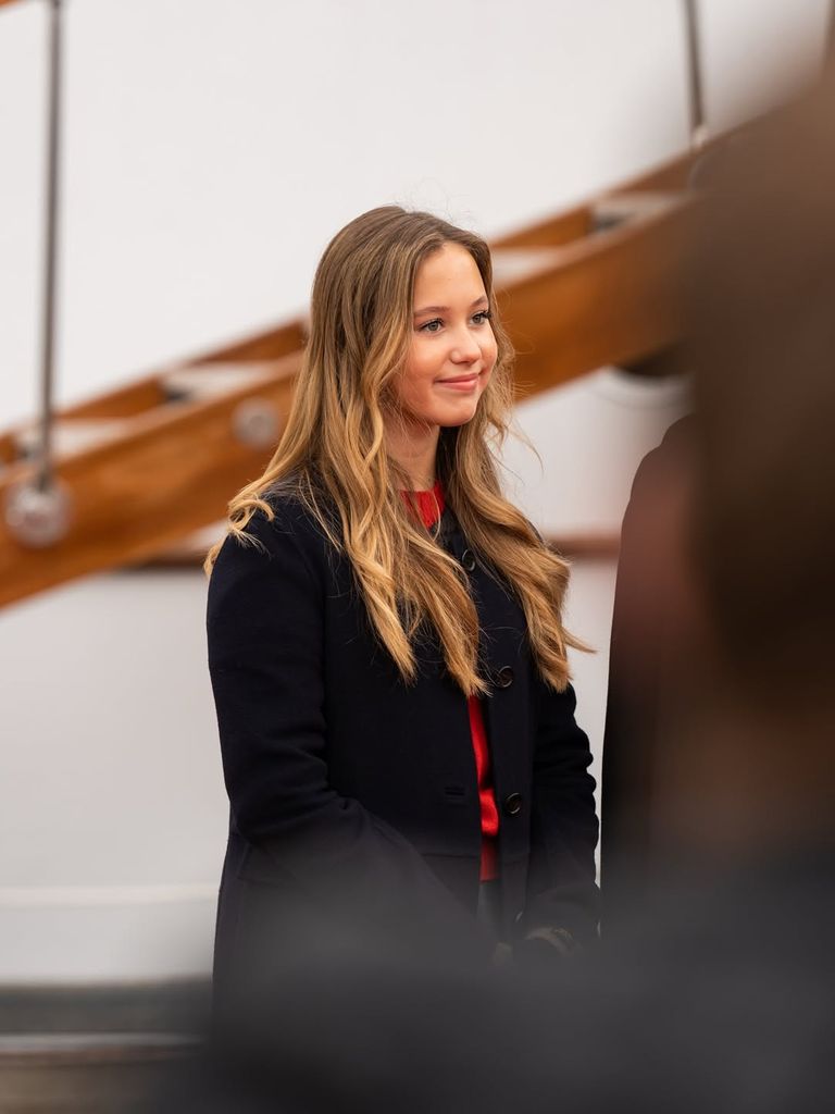 Joséphine de Dinamarca abrigo Massimo Dutti islas Feroe