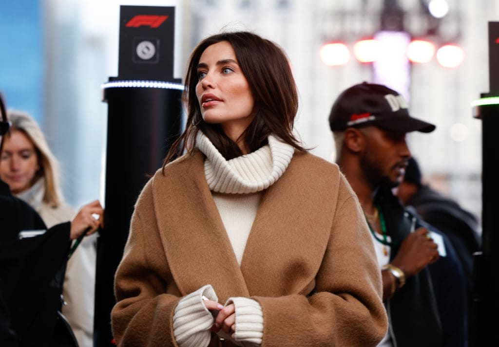 Rebecca, bien abrigada ante las frías temperaturas