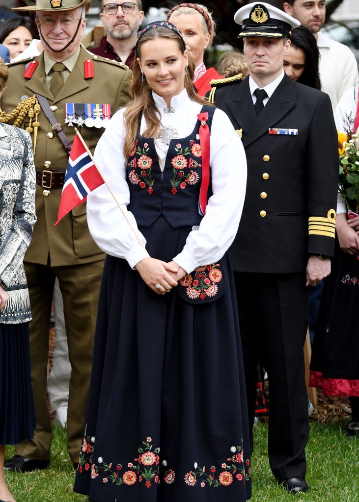 La princesa Ingrid Alexandra de Noruega con el traje regional en la celebración del Día de la Constitución en Sídney. 