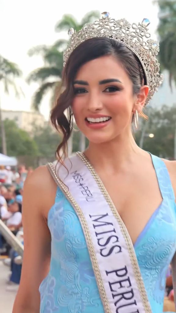 Luren Márquez portaba la corona de Miss Universe Perú, rumbo a la final en Puerto Rico