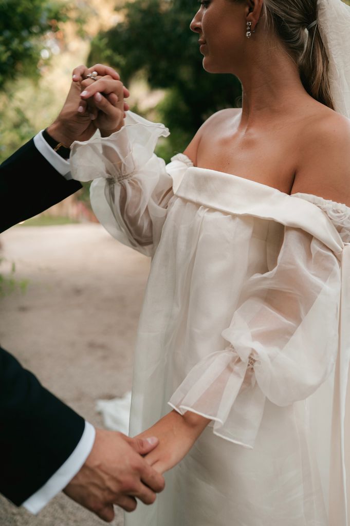 Look de novia con escote bardot