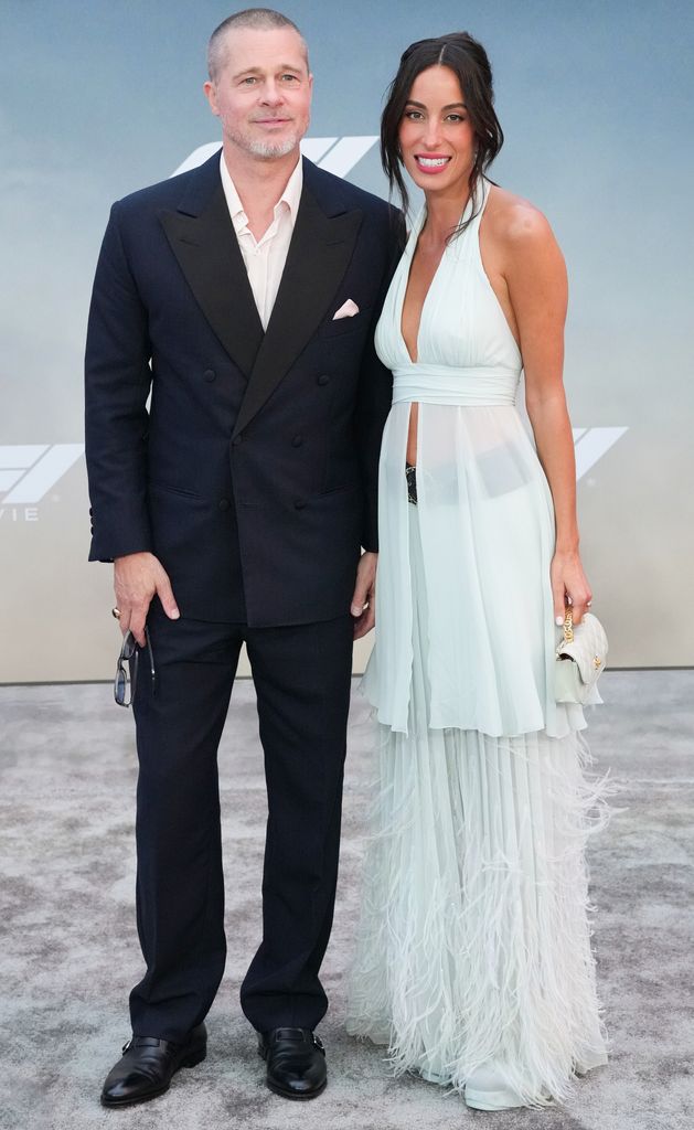 Brad Pitt e Ines de Ramon en el estreno de "F1" en Nueva York, en junio de 2025