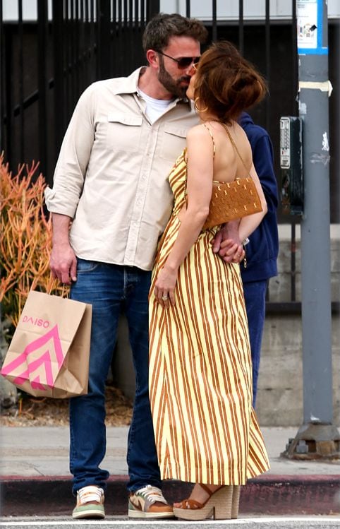 El romántico beso de Ben Affleck y Jennifer Lopez
