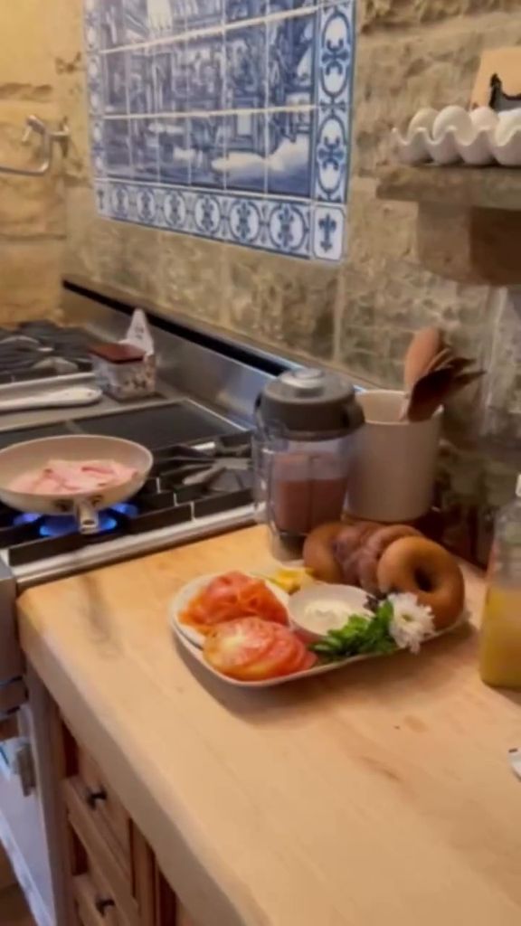 El príncipe Harry enfocó el desayuno de cumpleaños de Meghan-