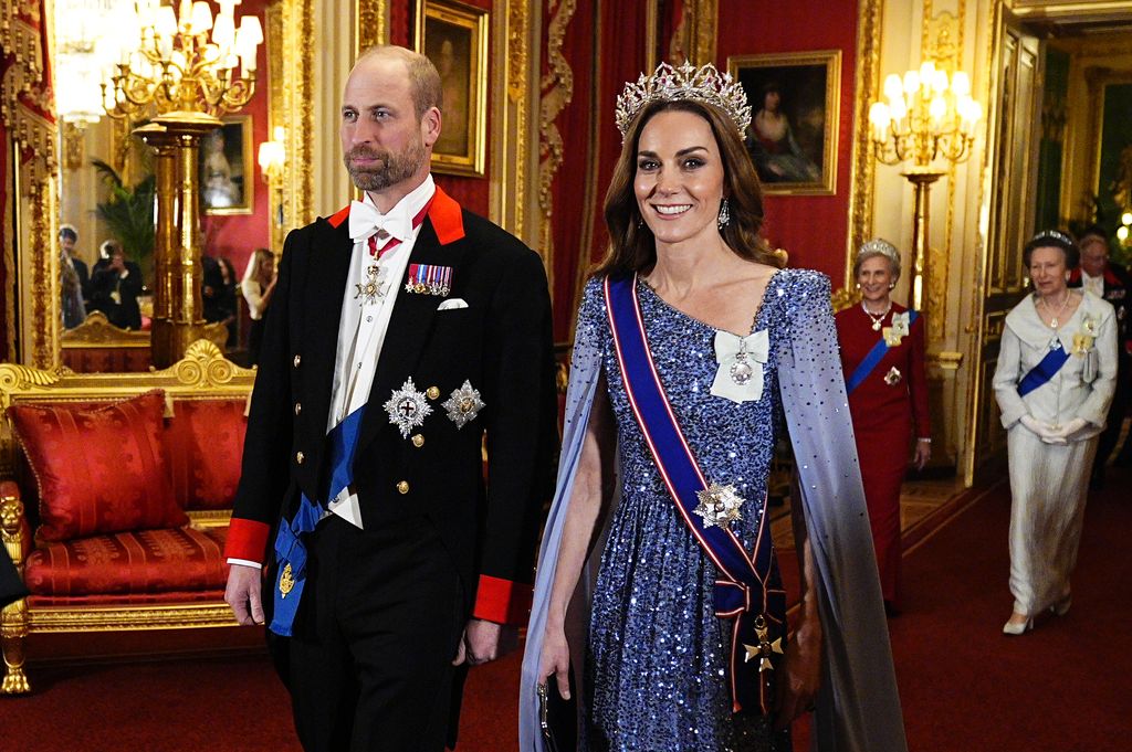 El príncipe William y la princesa Kate Middleton durante la cena de estado en honor a los mandatarios alemanes 