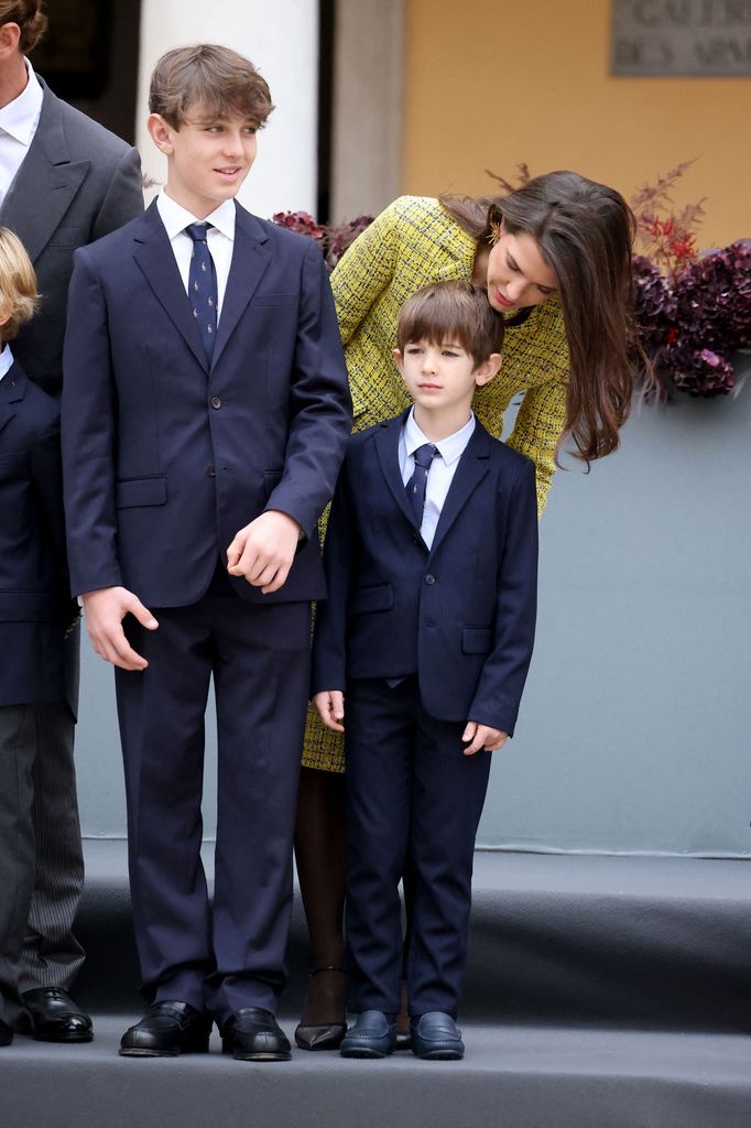 Carlota Casiraghi con sus dos hijos, Raphaël y Balthazar
