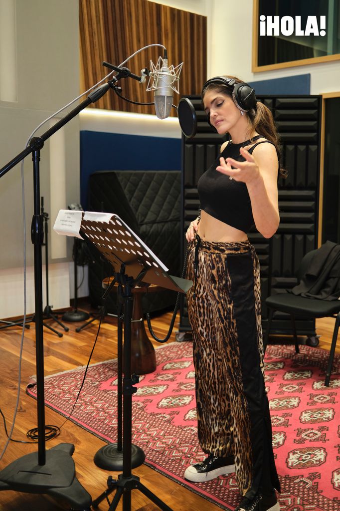 En su habitat natural: Ana Bárbara vendrá con más música para el 2026