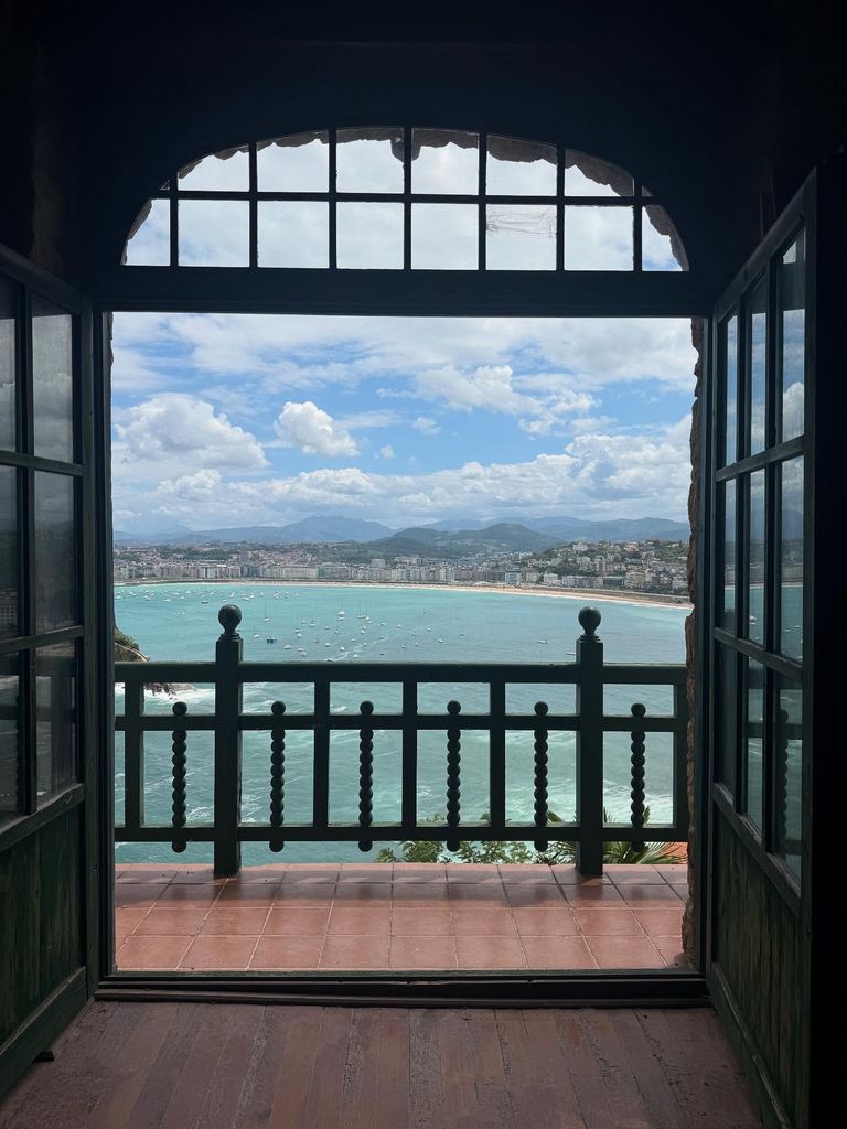 Jencarlos Canela mostró las hermosas vistas de San Sebastián, en España.