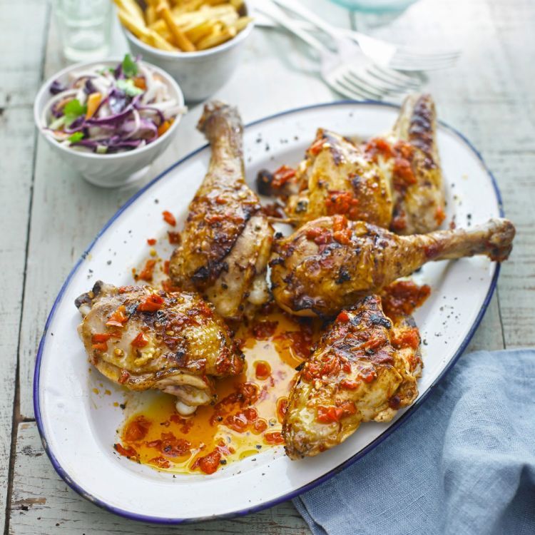Pollo a la parrilla con salsa piri piri