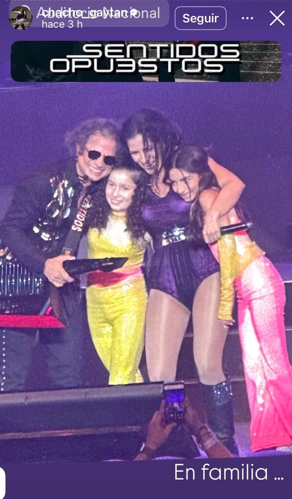 Chacho Gaytán y su hija Isabella con Alessandra Rosaldo y Atiana Derbez.