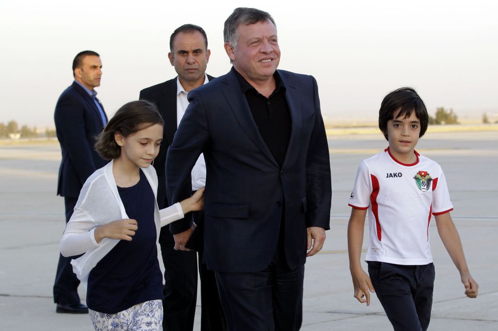 El rey Abdalá, muy cercano a sus sobrinos, los hijos del príncipe Ali
