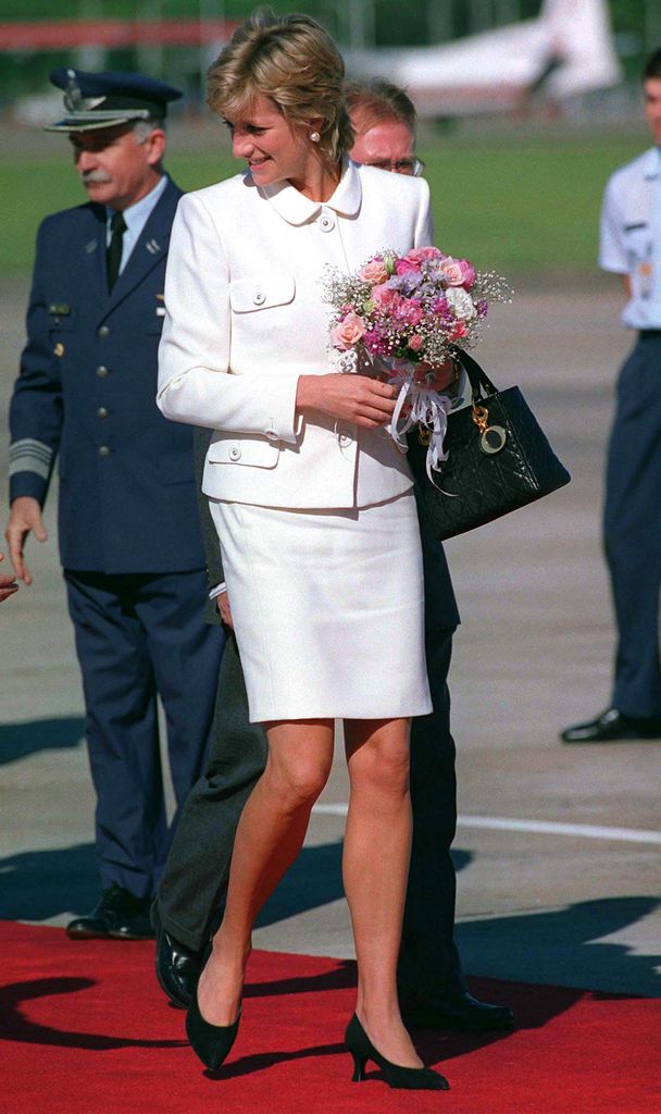 Diana de Gales con su bolso Lady Dior en Argentina
