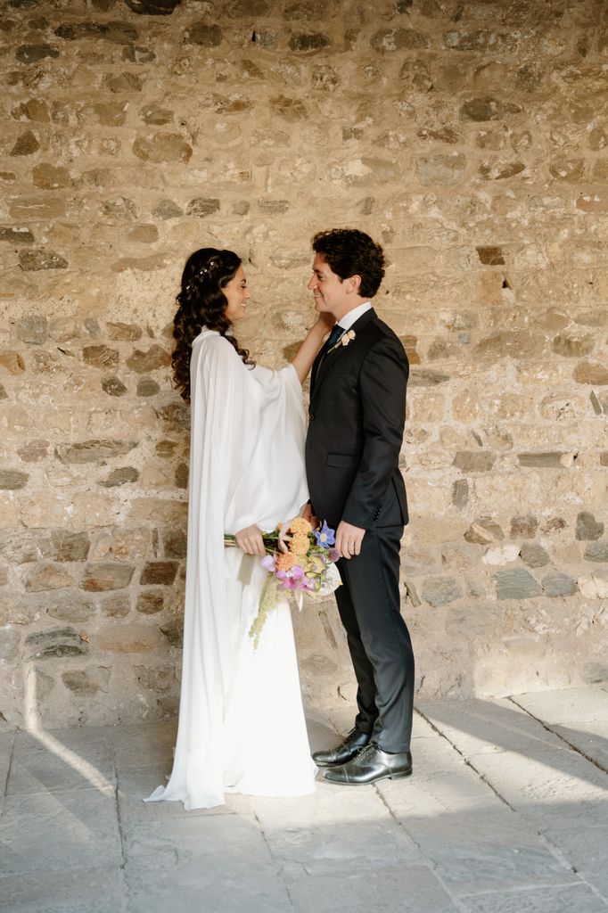 Look de novia sencillo de Otaduy bohemio