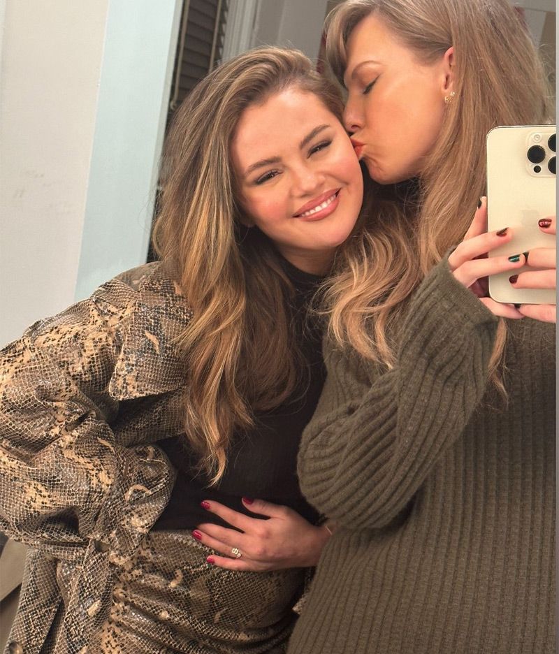 Selena Gomez sorprende con su nueva melena rubia