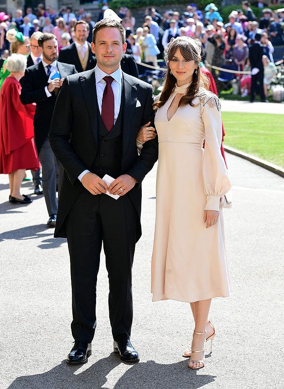 Patrick J. Adams con su mujer