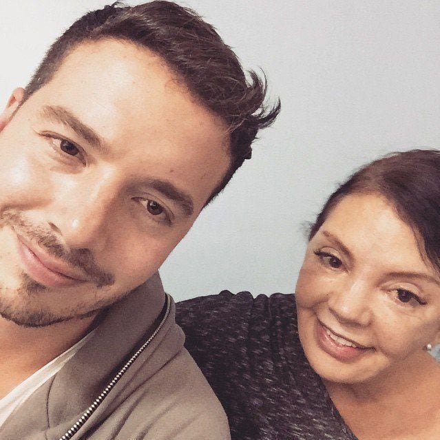 J Balvin y su madre