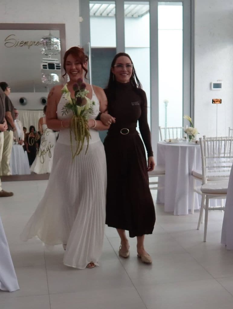 Mirredys González entregó a Jesaaelys en el día de su boda.