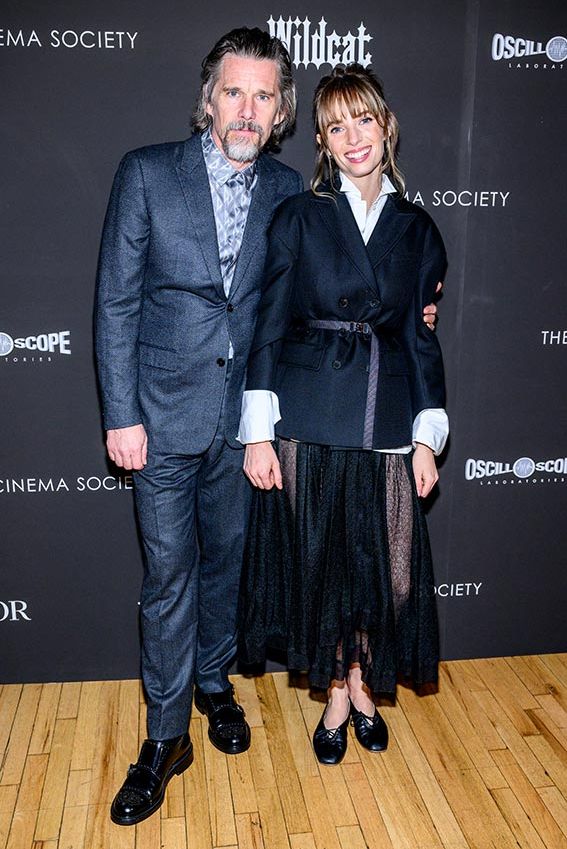 Ethan Hawke y su hija Maya en el estreno de 'Wildcat'
